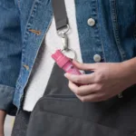 GAS SABRE MOD. P-22-PK-OC CON CLIP PINK - Imagen 2