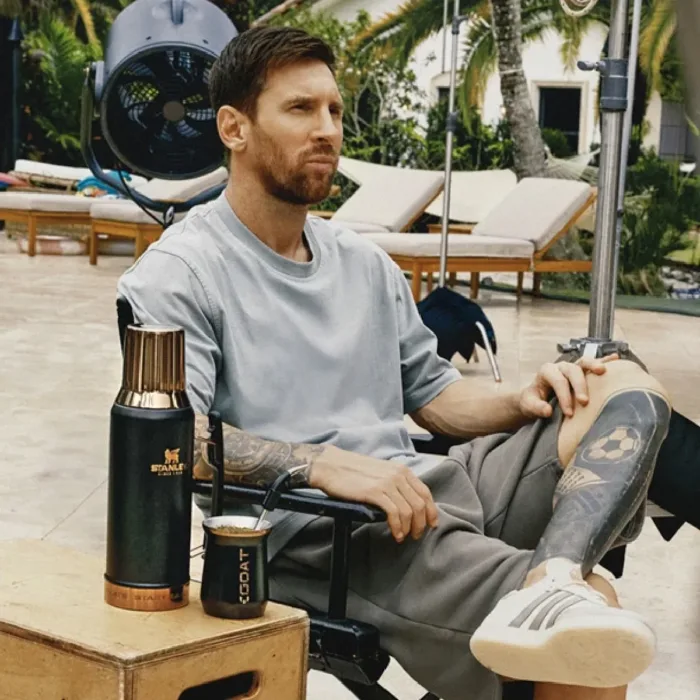 MATE STANLEY 236ML MESSI GOAT BLACK - Imagen 2